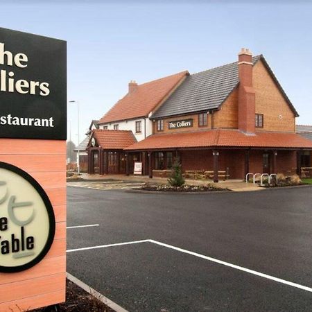 Premier Inn Rugeley Extérieur photo