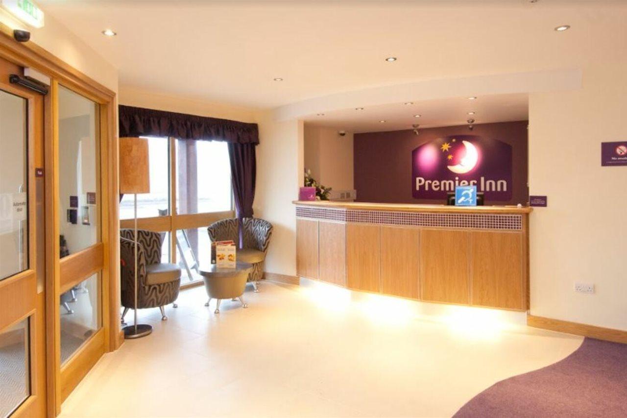 Premier Inn Rugeley Extérieur photo
