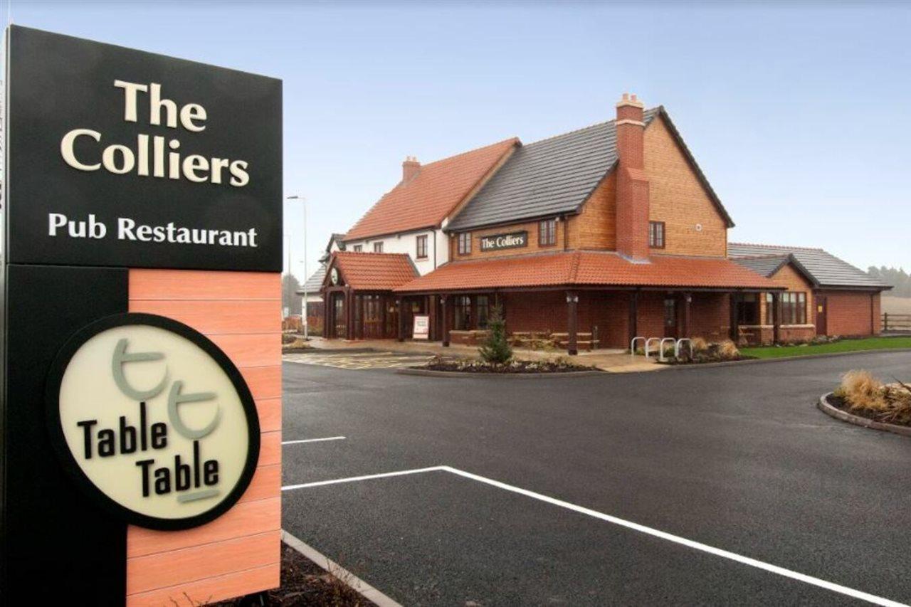 Premier Inn Rugeley Extérieur photo